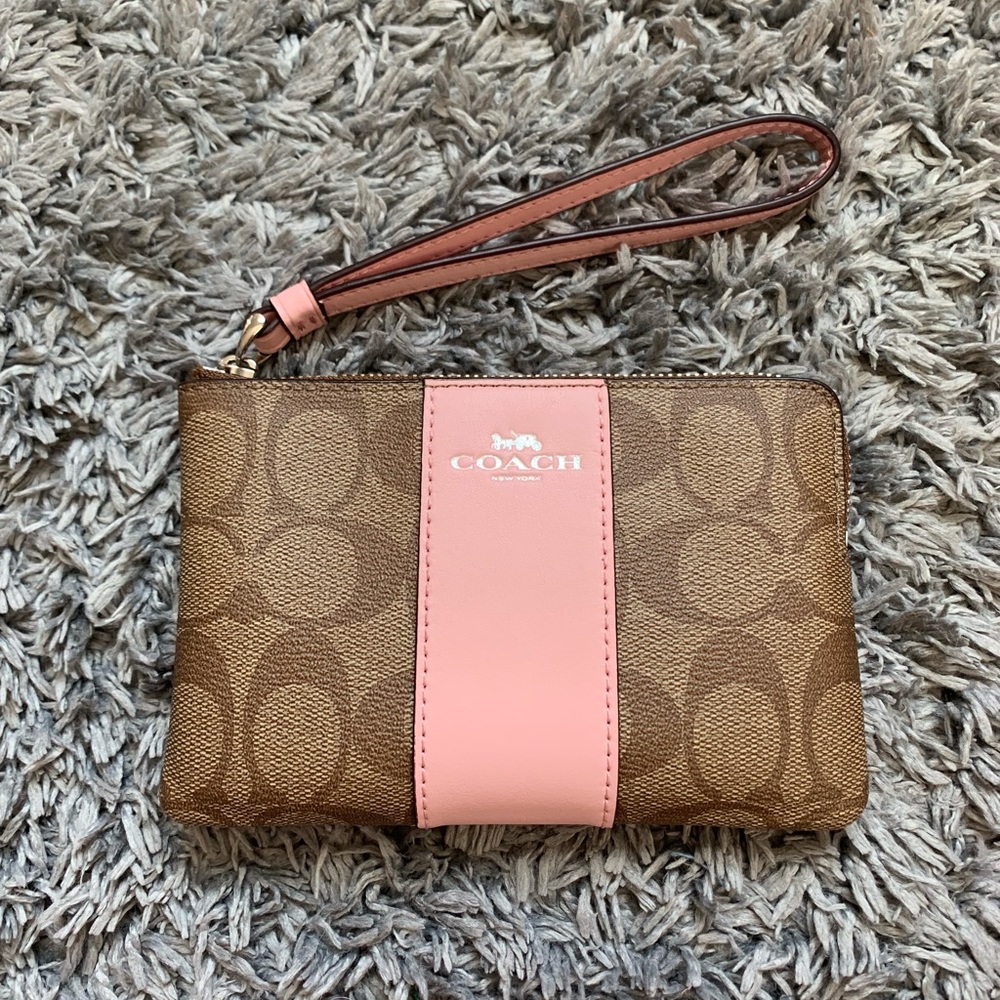 NWOT Coach Wristlet